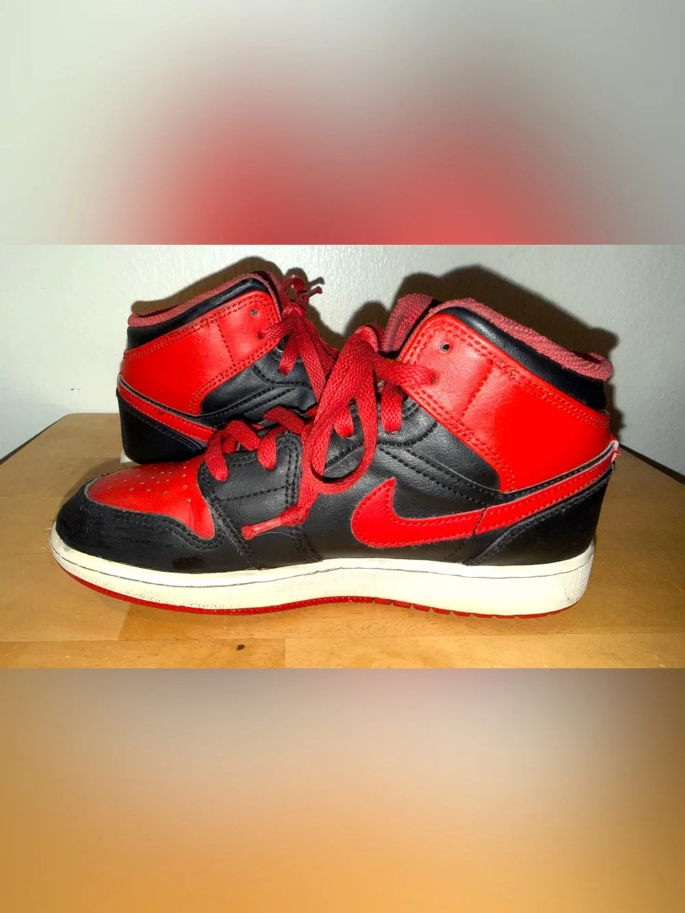 Jordan 1 Mid Bred Black Red Kids Youth Size 4Y DQ8423-060, Sneakers
